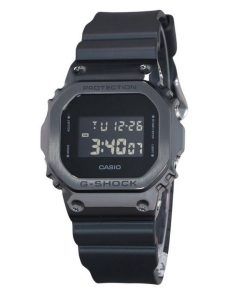 Casio G-Shock 디지털 메탈 베젤 레진 스트랩 쿼츠 GM-5600UB-1 200M 남성용 시계