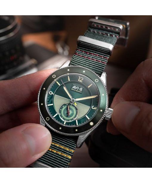 AVI-8 Flyboy Airmaster Sector Meca-Quartz Vert 그린 나일론 스트랩 그린 다이얼 AV-4112-02 남성용 시계