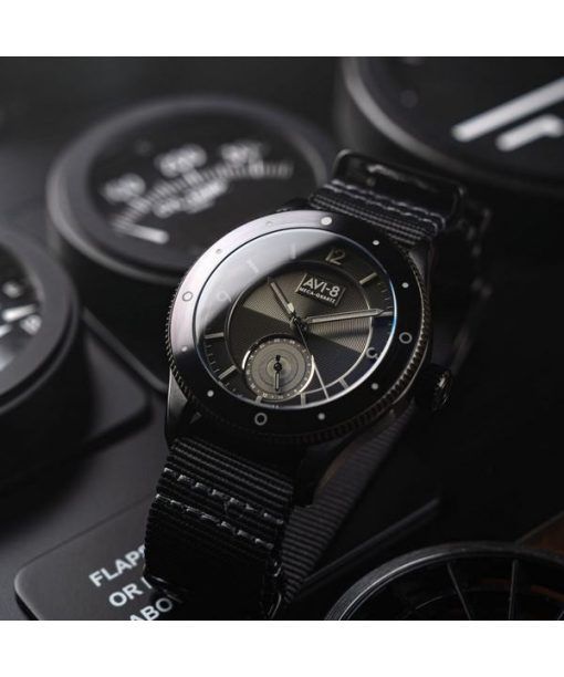 AVI-8 Flyboy Airmaster Sector Meca-Quartz 제트 블랙 나일론 스트랩 블랙 다이얼 AV-4112-05 남성용 시계