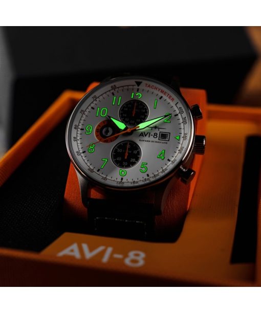 AVI-8 Hawker Hurricane Classic 크로노그래프 Imperial War Museums Edition 화이트 다이얼 쿼츠 AV-4011-1E 남성용 시계