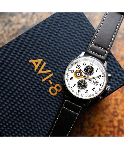 AVI-8 Hawker Hurricane Classic 크로노그래프 Imperial War Museums Edition 화이트 다이얼 쿼츠 AV-4011-1E 남성용 시계