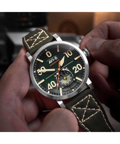 AVI-8 Dambuster Chadwick Meca-Quartz Forest Green Leather Strap Green Dial AV-4113-02 남성용 시계